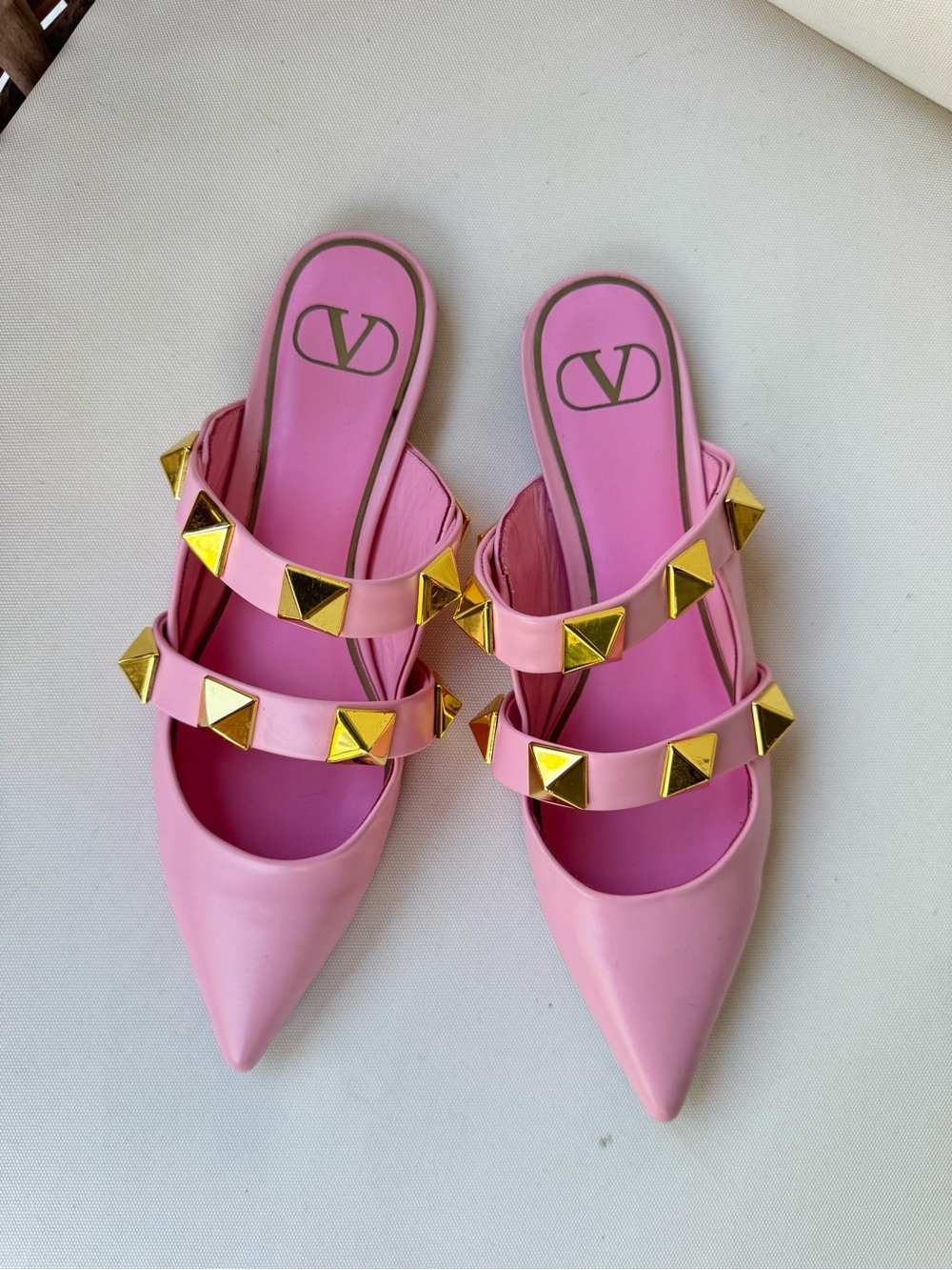 Valentino Garavani Rockstud Pink Leather Mules Size 40 Pointed Toe Slides